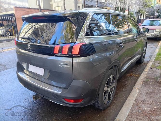 Peugeot 5008 6