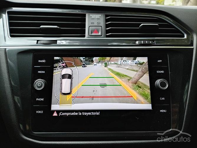 Volkswagen Tiguan 9