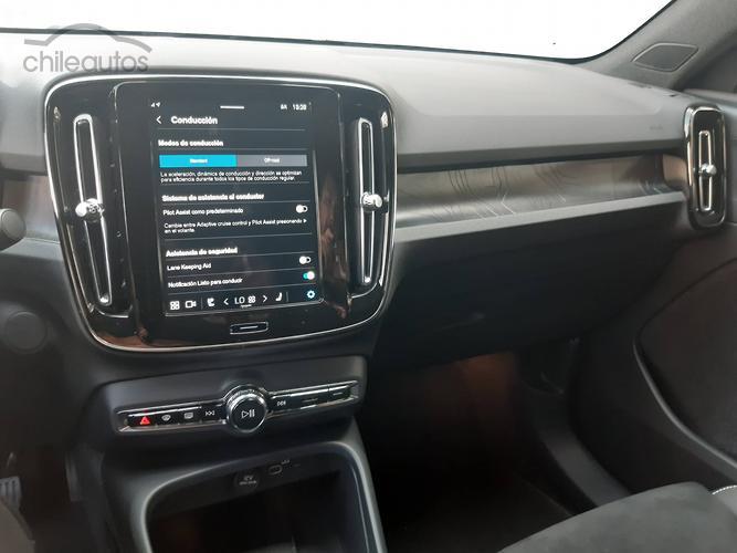 Volvo C40 8