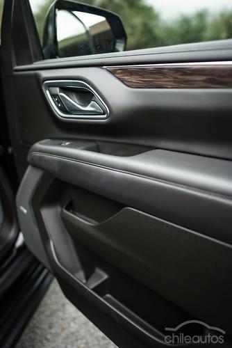 Chevrolet Suburban 19