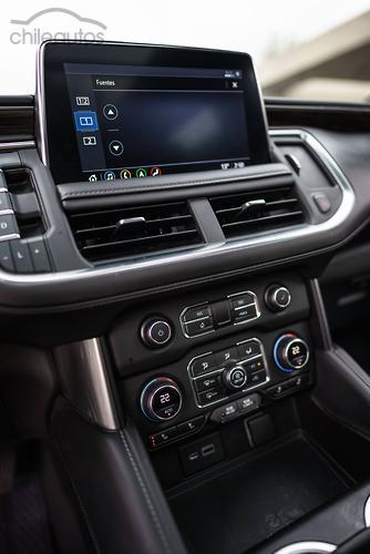 Chevrolet Suburban 17