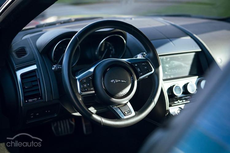 Jaguar F-Type 17