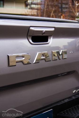Dodge Ram 8