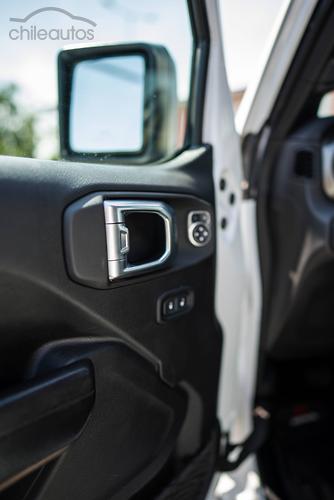 Jeep Gladiator 11