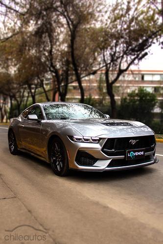 Ford Mustang 2