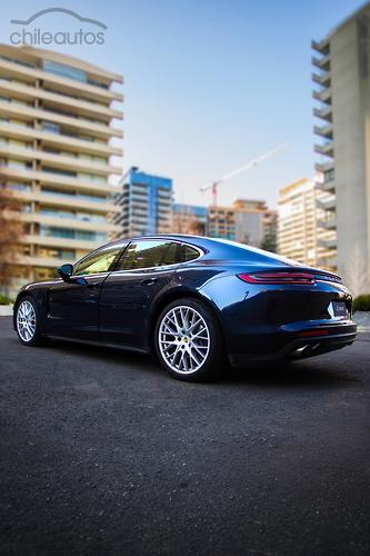 Porsche Panamera 4
