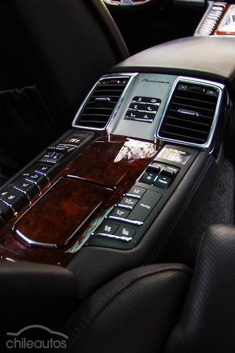 Porsche Panamera 8