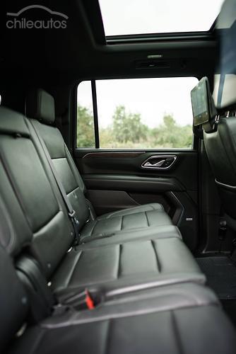 Chevrolet Suburban 15