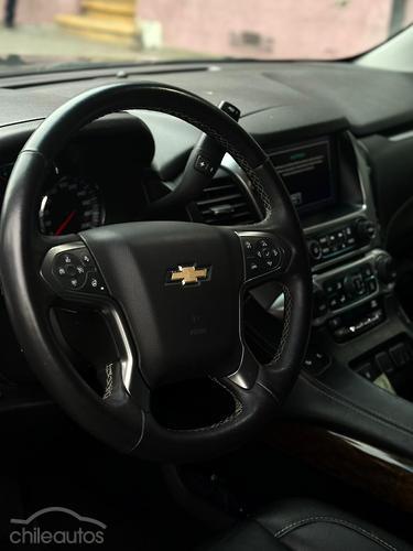 Chevrolet Suburban 8