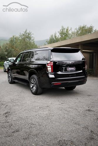 Chevrolet Suburban 8