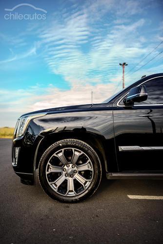 Cadillac Escalade 4