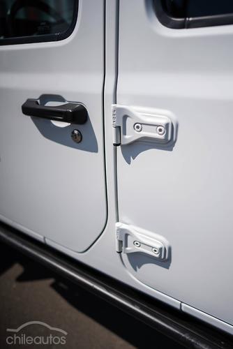 Jeep Gladiator 13