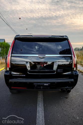 Cadillac Escalade 2