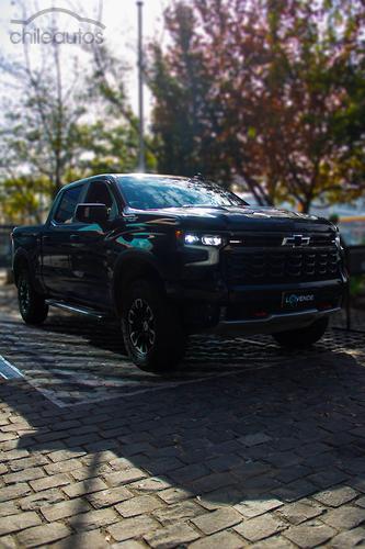 Chevrolet Silverado 4