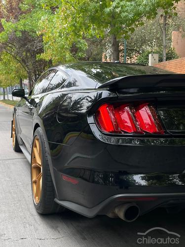 Ford Mustang 6